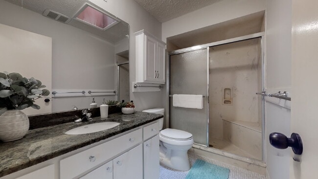 Building Photo - 5 Dorchester Ct