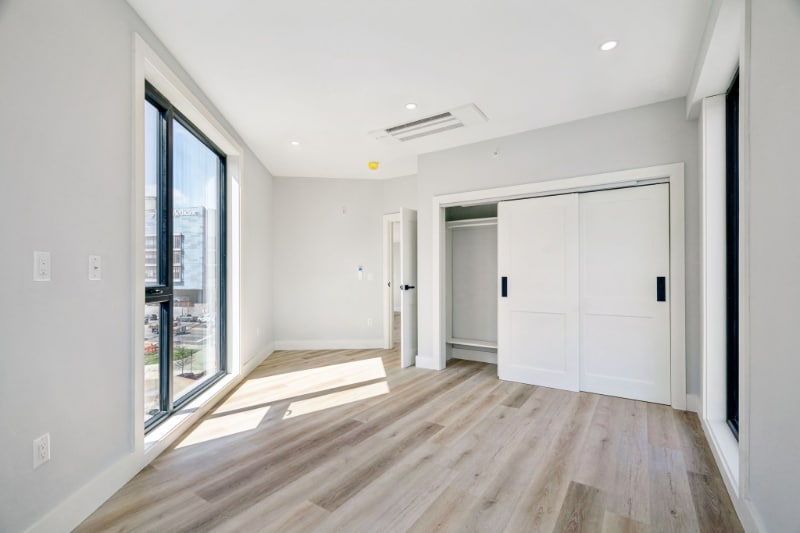 Building Photo - 3748 Lancaster Ave