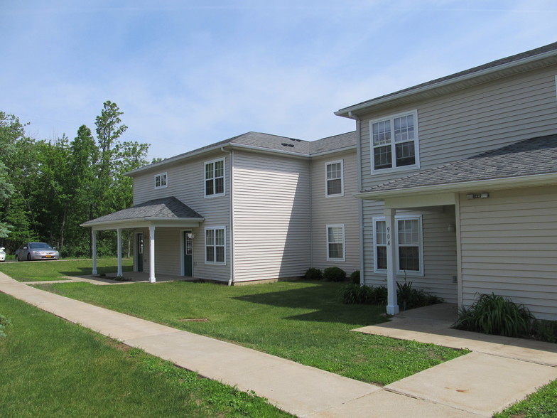 Primary Photo - Claire Court Apartments