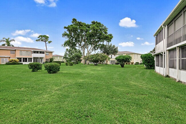 Building Photo - 2411 Papaya Dr