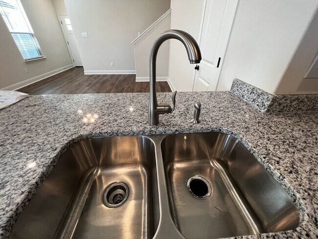 Building Photo - 13706 Enzo Gate