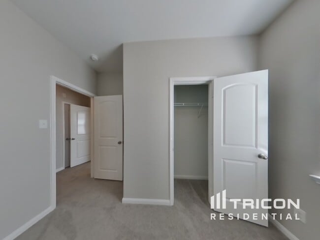 Building Photo - 10823 Spring Brook Pass Dr