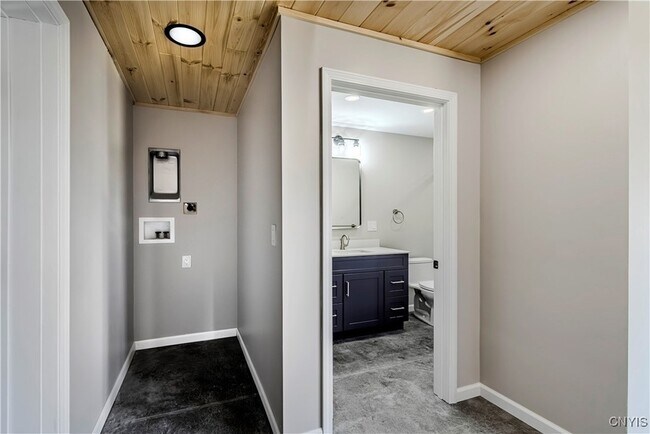 Building Photo - 118a Kirkland Ave