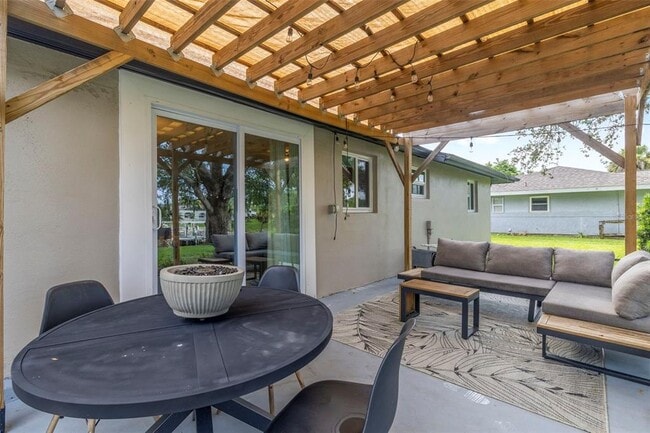 Building Photo - 2586 Auburn Blvd