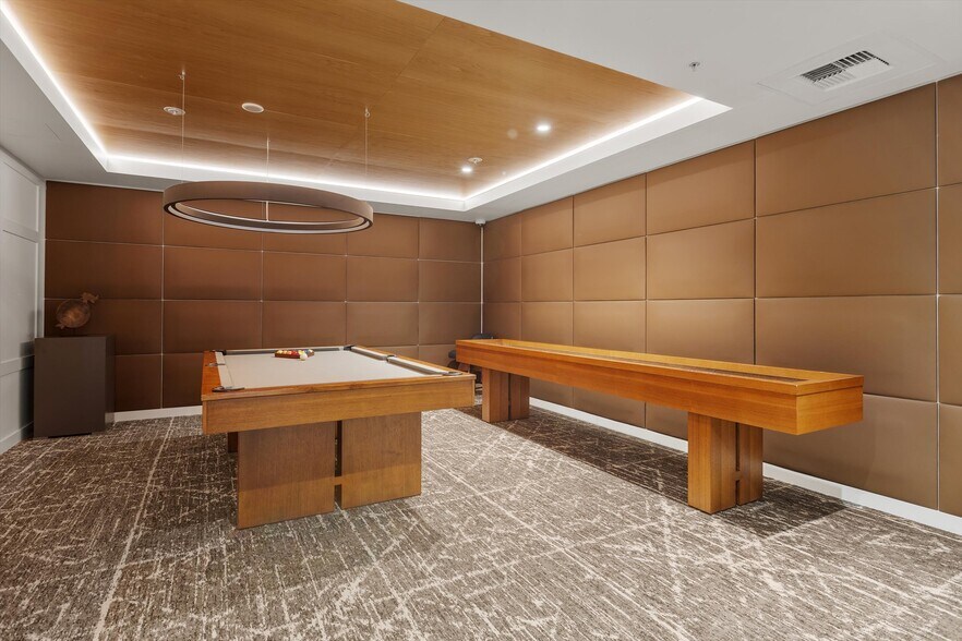 Building Photo - 10700 NE 4th St