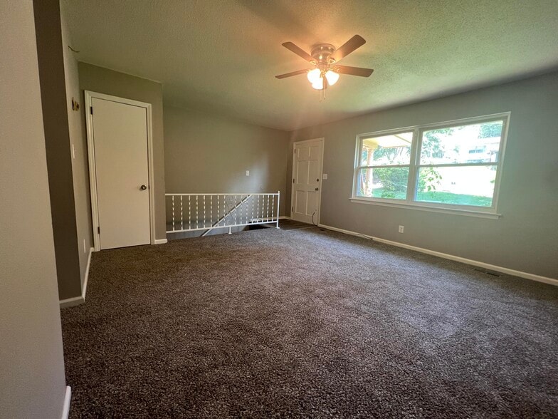 Building Photo - 5056 Shoals Ln
