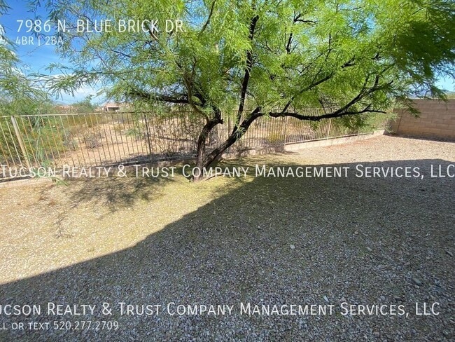 Building Photo - 7986 N Blue Brick Dr