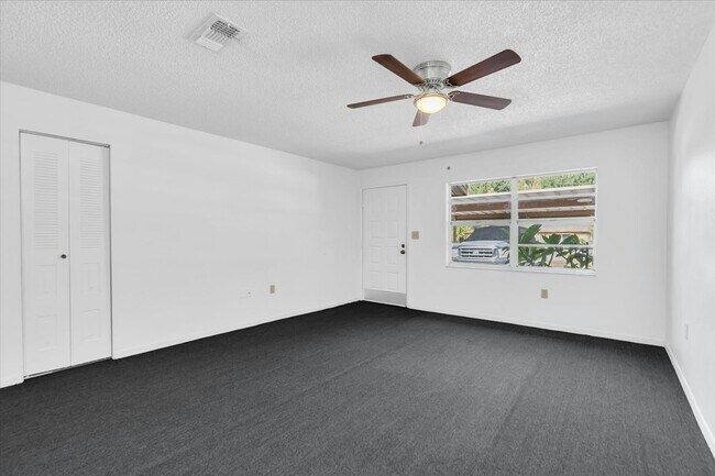 Building Photo - 5601 59th Way N