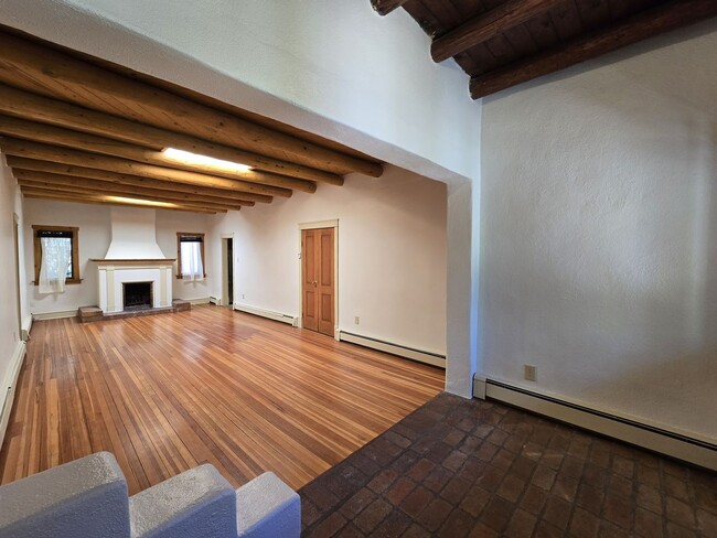 Building Photo - 342 Hillside Ave