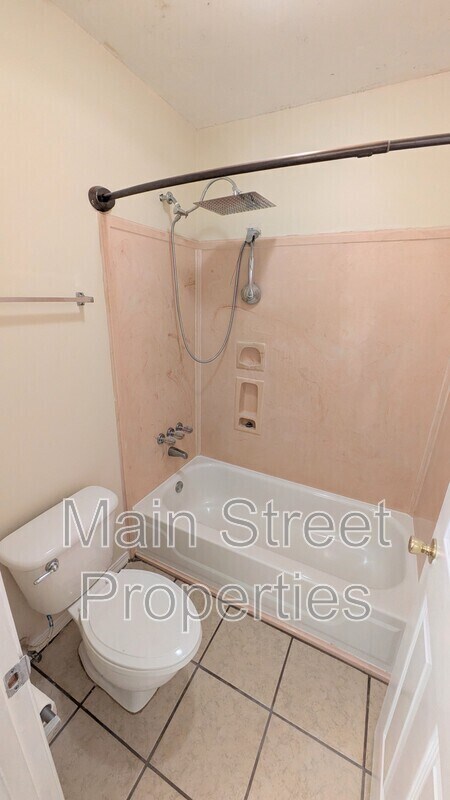 Building Photo - 1485 Pine Ln Dr