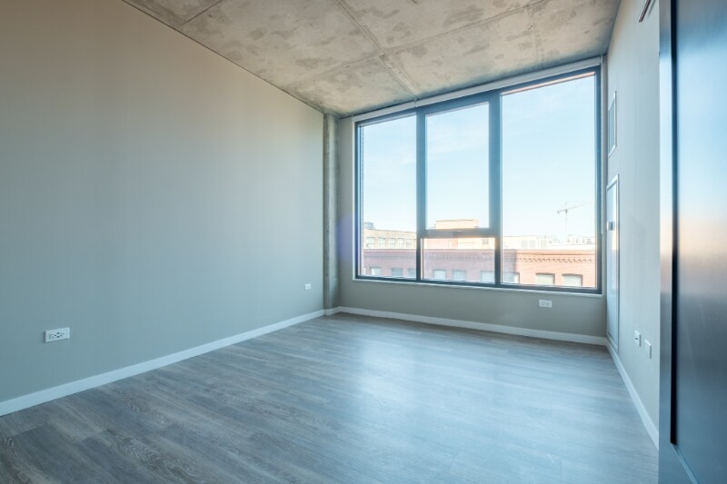 Building Photo - 932 W Washington Blvd