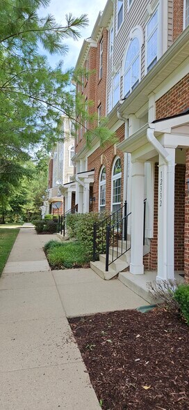 Building Photo - 12332 Rollys Ridge Ave