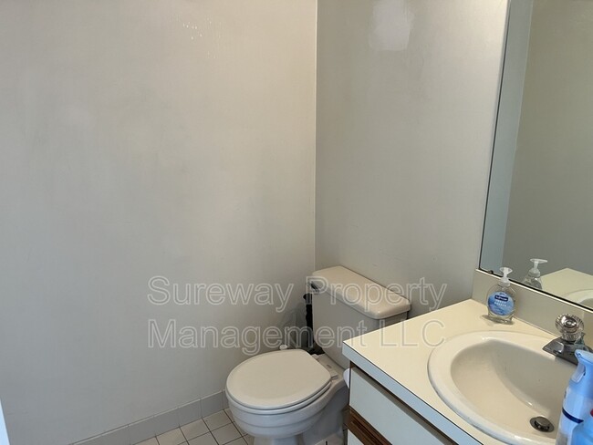 Building Photo - 156 Baron Ln