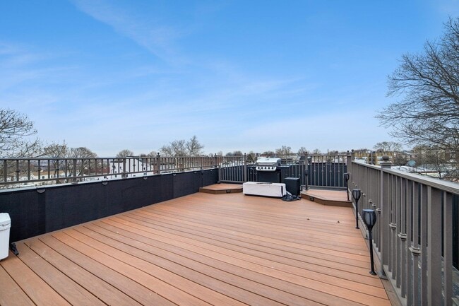 Building Photo - 46 Carlton Ave