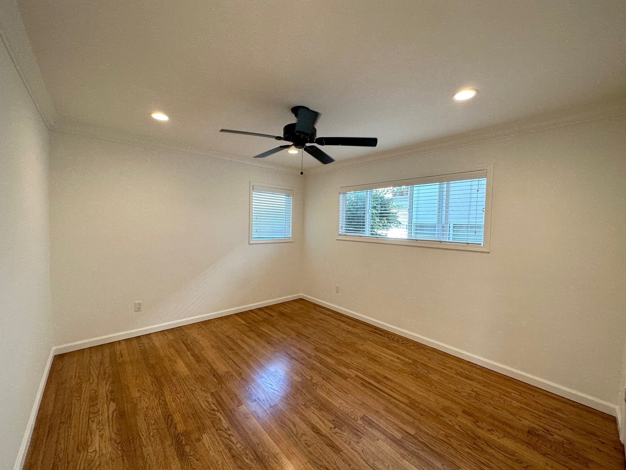 Building Photo - 8130 W 83rd St