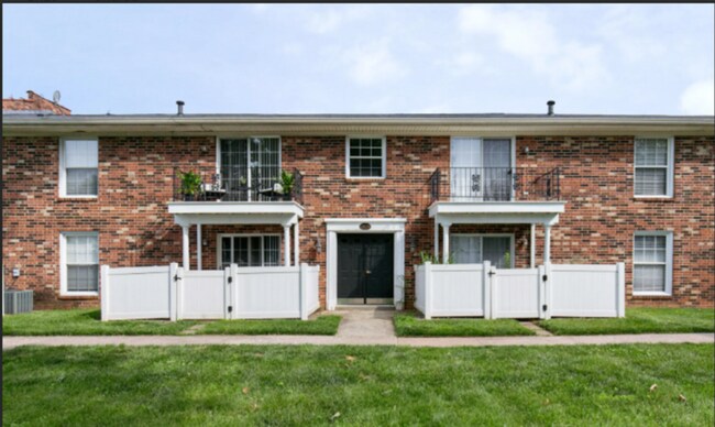 Primary Photo - 4828 Westmar Terrace