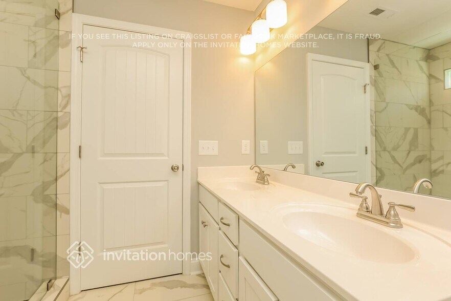 Building Photo - 273 Green Hills Dr