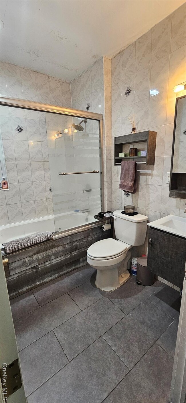 Building Photo - 218 W Chester St