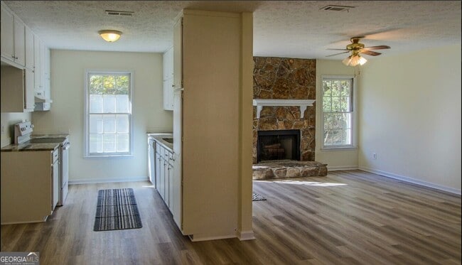 Building Photo - 211 Meadow Run