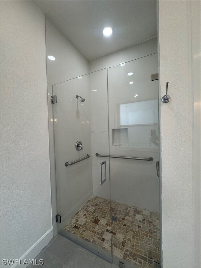 Building Photo - 400 Harvard Ct