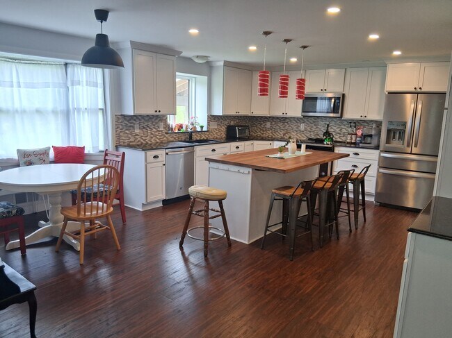 Kitchen - 2710 English Rd