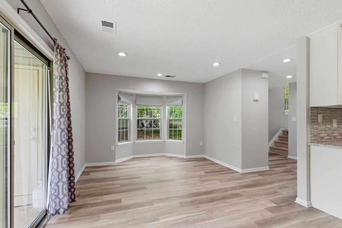 Building Photo - 5 Whistler Dr