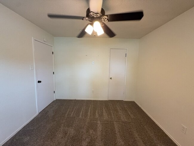 Building Photo - 6415 Elm Springs Dr