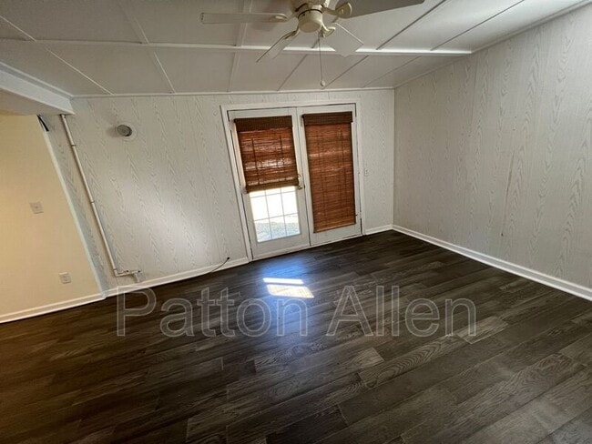 Building Photo - 120 Cedar Hill Rd