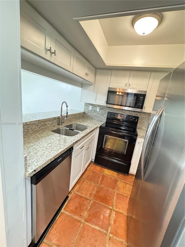 Building Photo - 8999 SW 123rd Ct