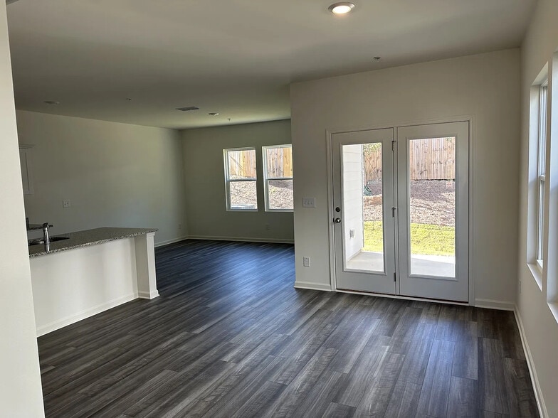 Building Photo - Room in Townhome on Elowen Ln