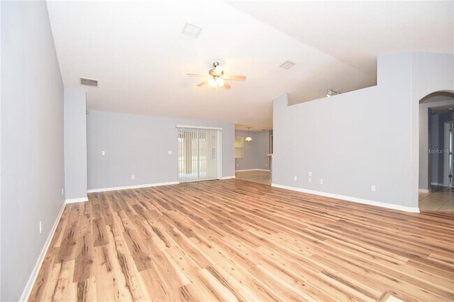 Building Photo - 26 Roller Ln