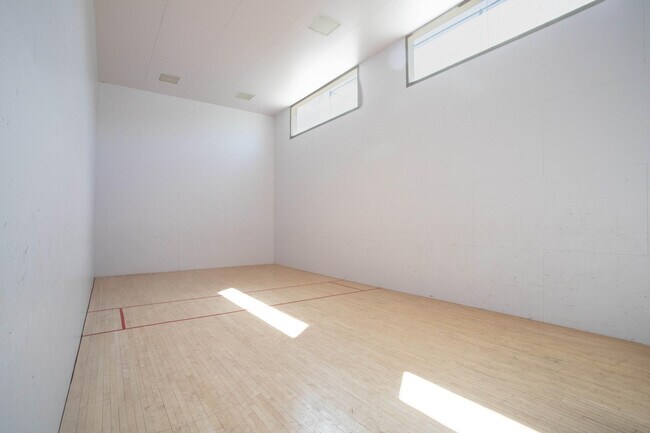 Building Photo - 255 S Avenida Caballeros