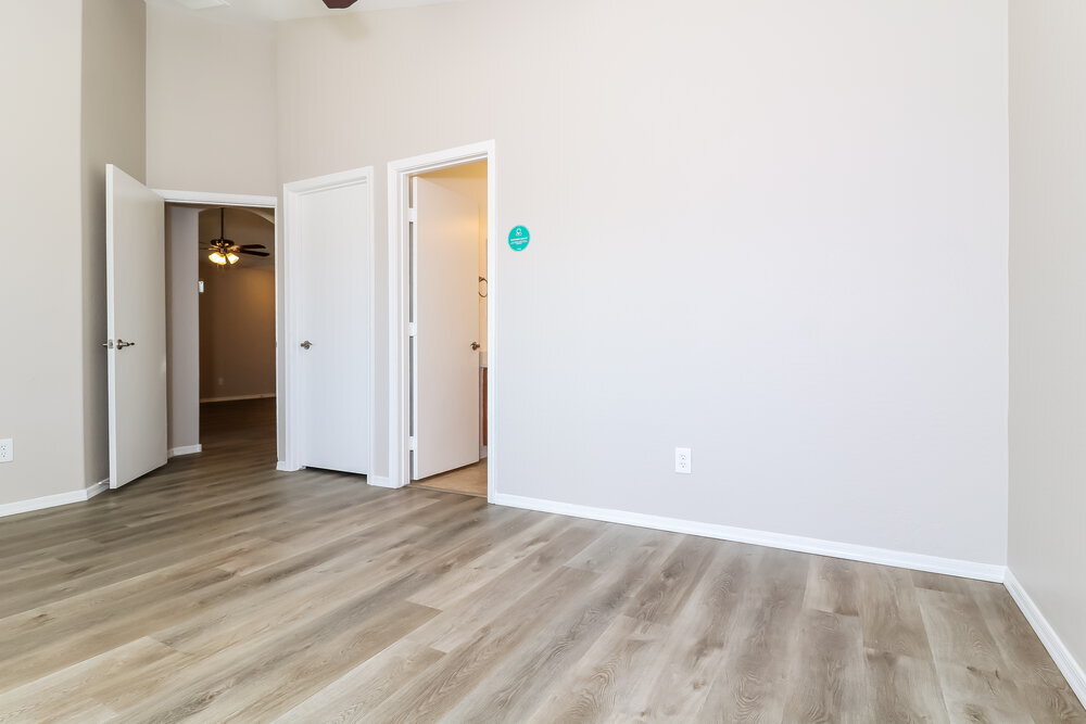 Building Photo - 15108 N El Frio Ct