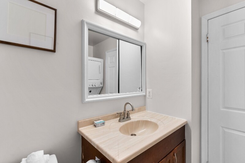 Building Photo - 11770 Carriage House Dr