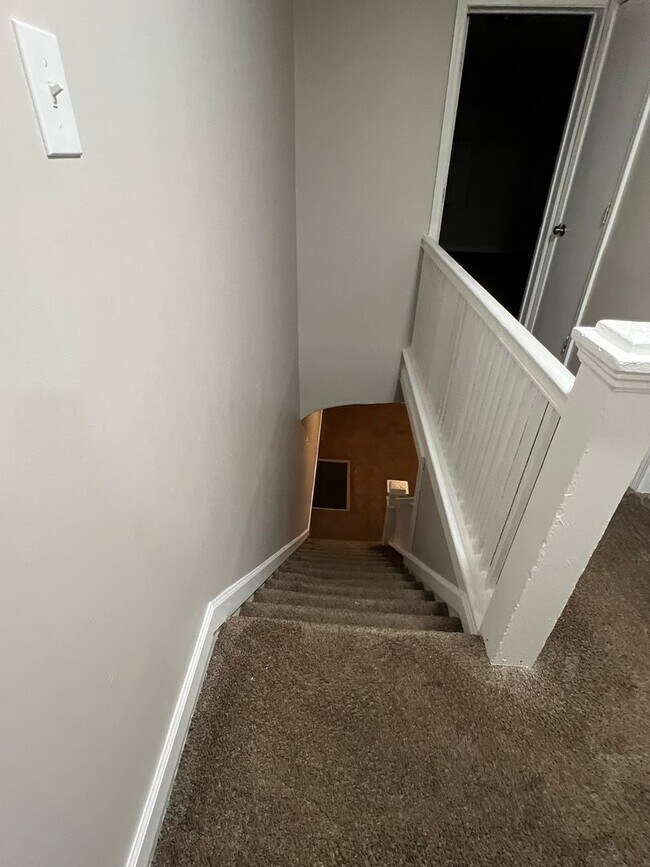 Building Photo - 1301 N Olney St