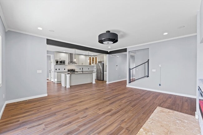 Building Photo - 1306 S Roberto Rd