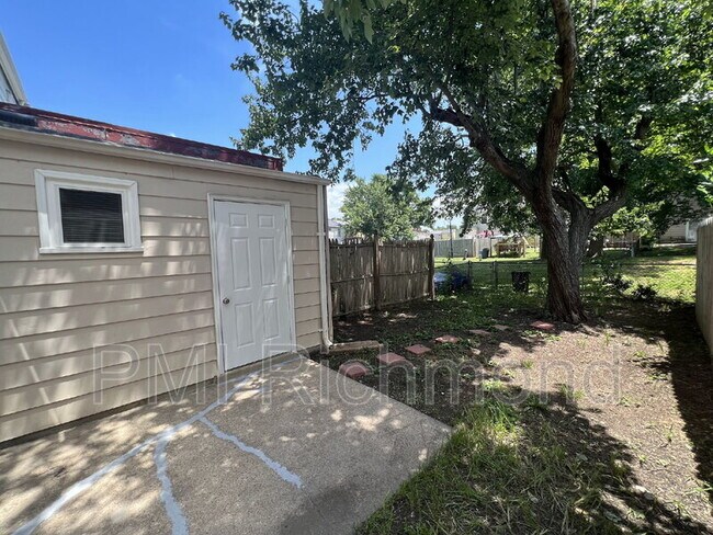 Building Photo - 307 Cedarwood Rd