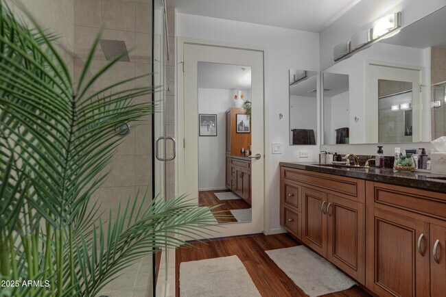 Building Photo - 7147 E Rancho Vista Dr