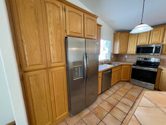 kitchen 9 x 14 ft - 5305 W 11th Street Rd