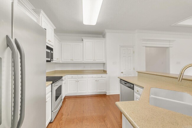 Building Photo - 43 Earnhardt Cir