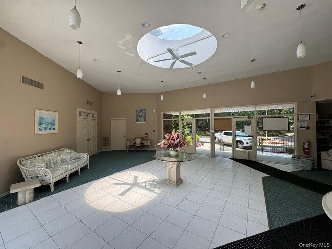Building Photo - 233 Sagamore Hills Dr