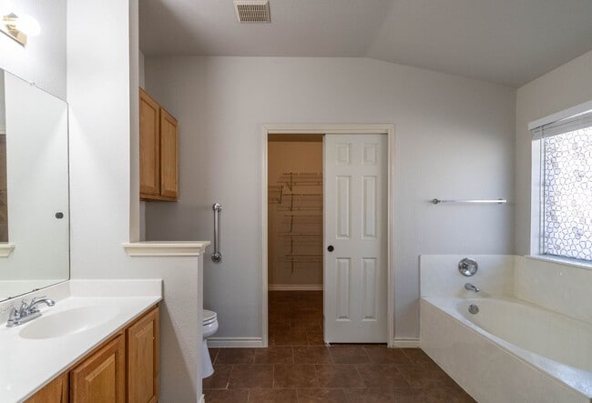 Building Photo - 2078 Buckley Ln