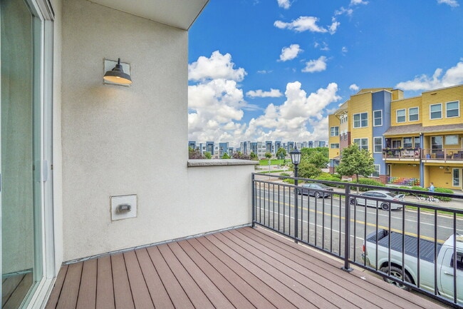 Building Photo - $2,680 - 2 Bed, 2.5 Bath Townhome in Broom...