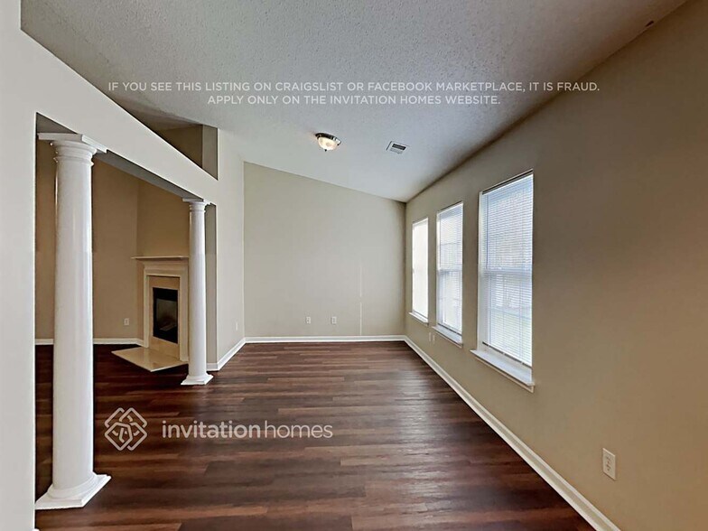 Building Photo - 4012 Edgeview Dr