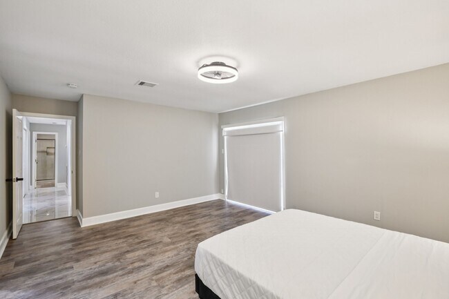 Building Photo - 15642 Pagehurst Dr