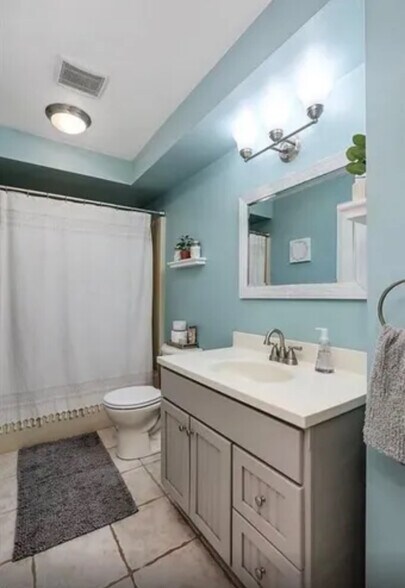Building Photo - 336 Rustic Cir