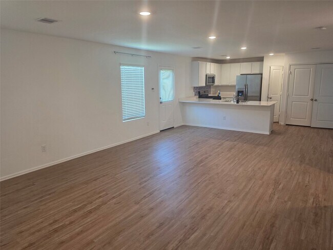 Building Photo - 7202 Clover Chase Dr