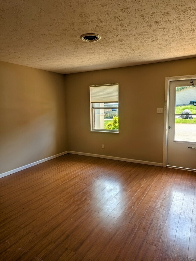 Building Photo - 110 Stone Tree Dr