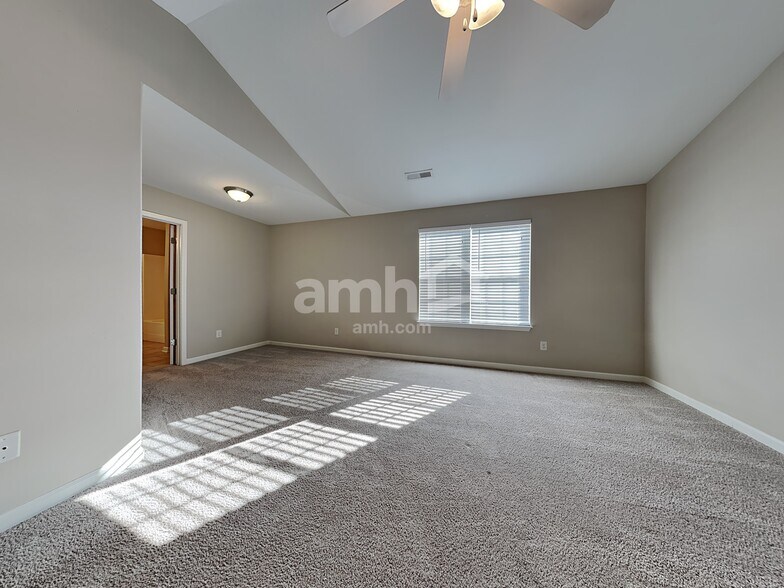 Building Photo - 4983 Old Towne Village Cir