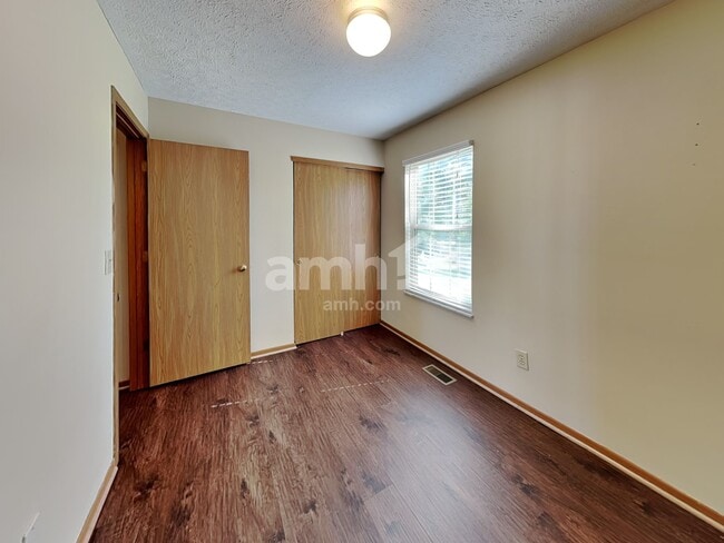 Building Photo - 3300 Darby Glen Blvd